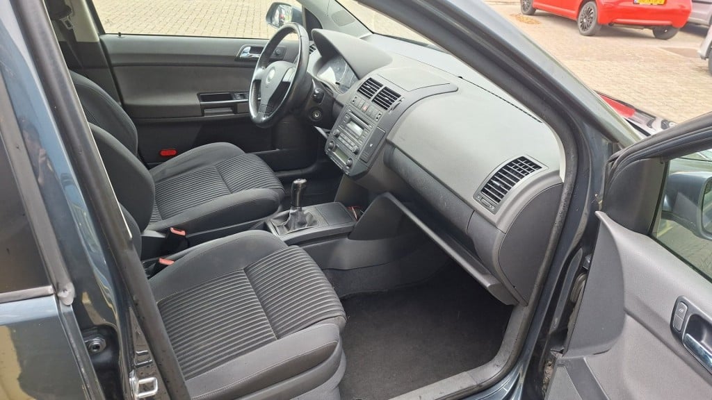 Volkswagen Polo 1.4-16v fsi trendline