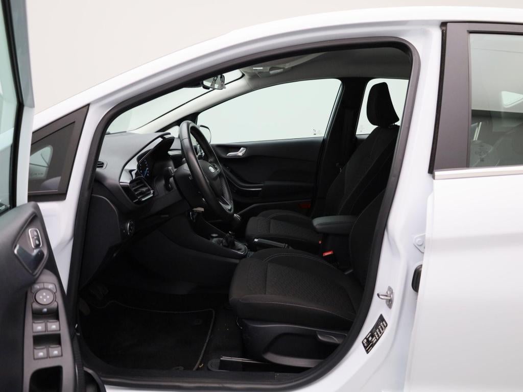 Ford Fiesta 1.0 ecoboost hybrid titanium | parkeer sensoren | cruise contro