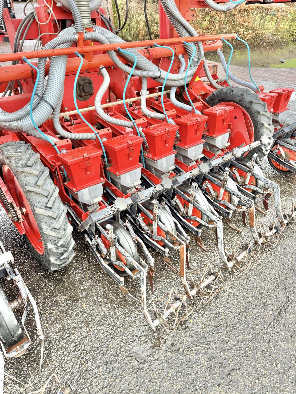 Pneumatische Becker Uienzaaimachine 3 x 1,5m