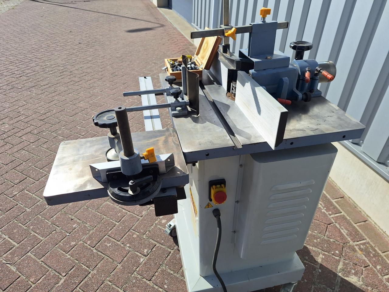 Freesbank t.b.v houtbewerking