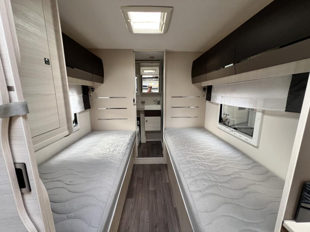 Chausson Onbekend 757 welcome | 2 enkele bedden + 1 groot bed | camera | tv