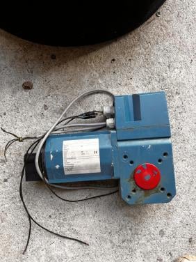 MFZ Antriebe industriële aandrijfmotor 400V met tandwielkast (poort/deur)