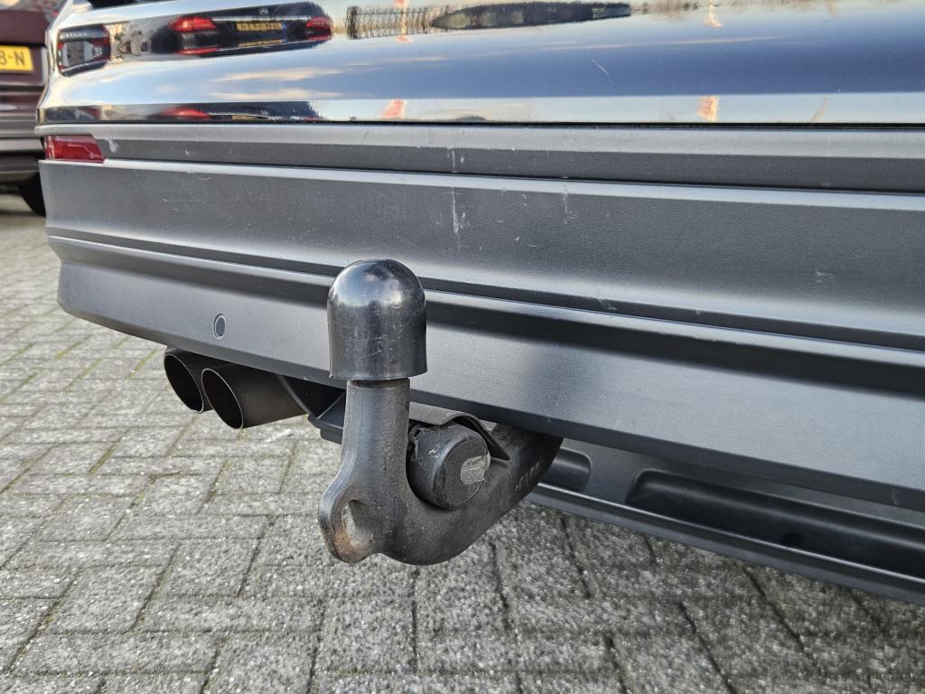 Volkswagen Tiguan 1.4 tsi act connected series | pano | acc