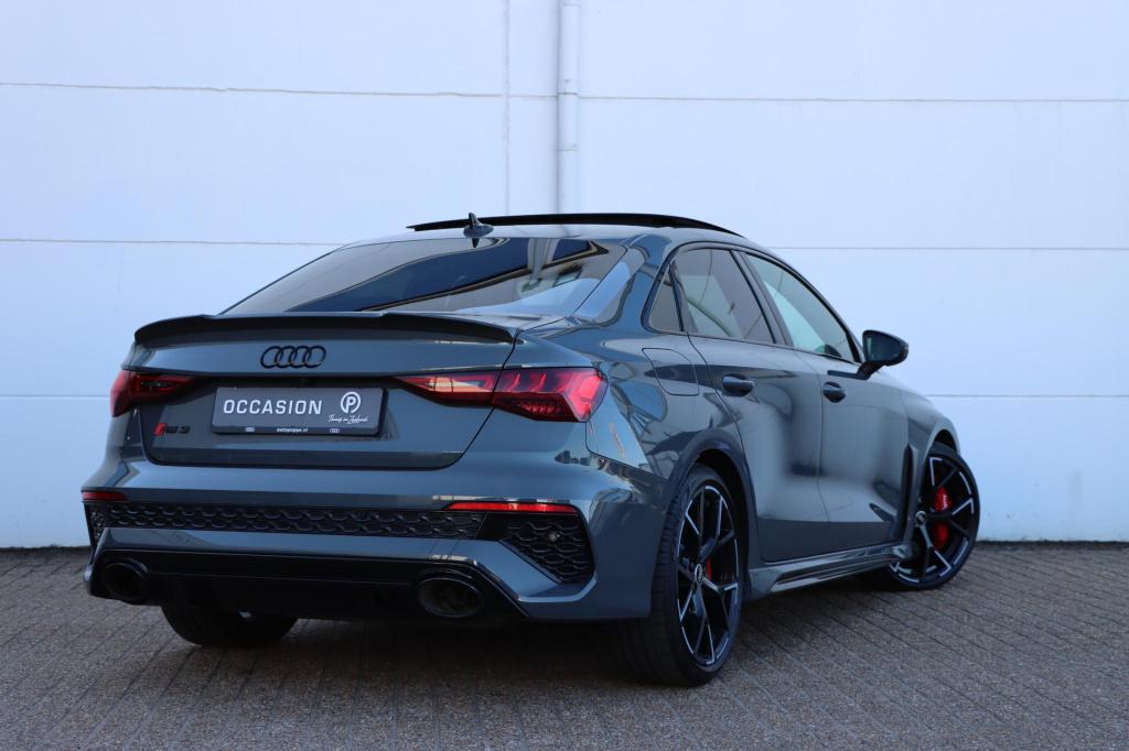 Audi Rs3 limousine 2.5 tfsi quattro | rs dynamic | keramisch | pano | bang 