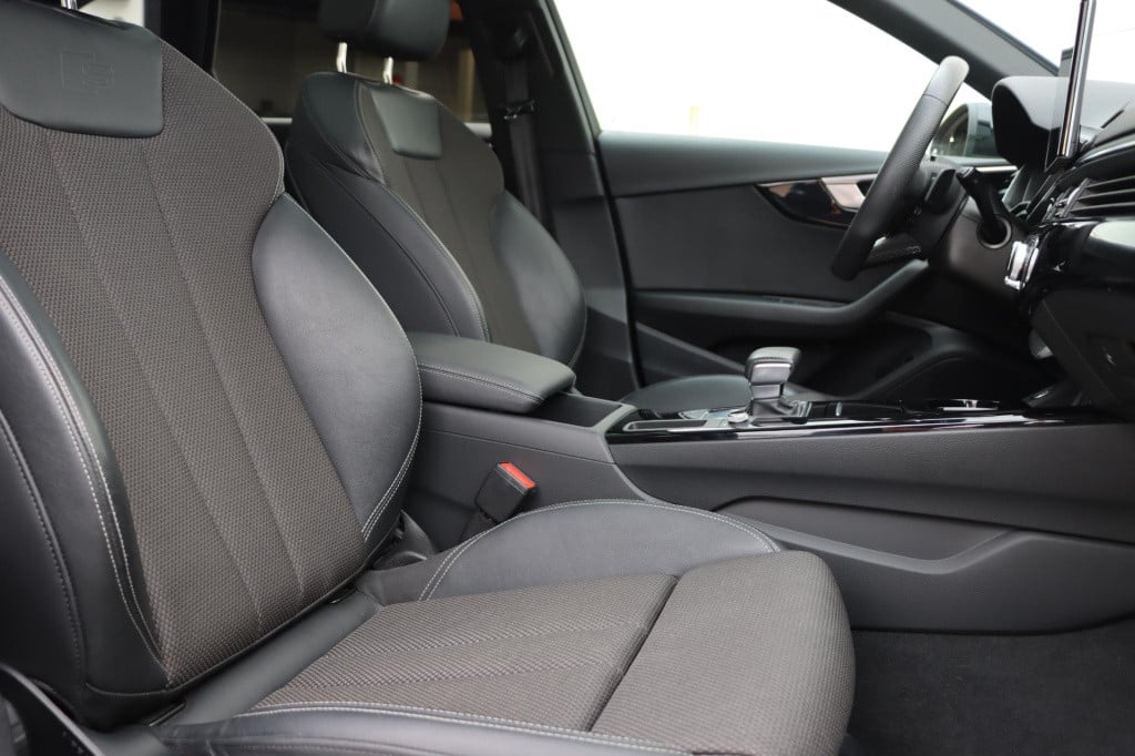 Audi A4 avant 40 tfsi s edition 204pk s-tronic