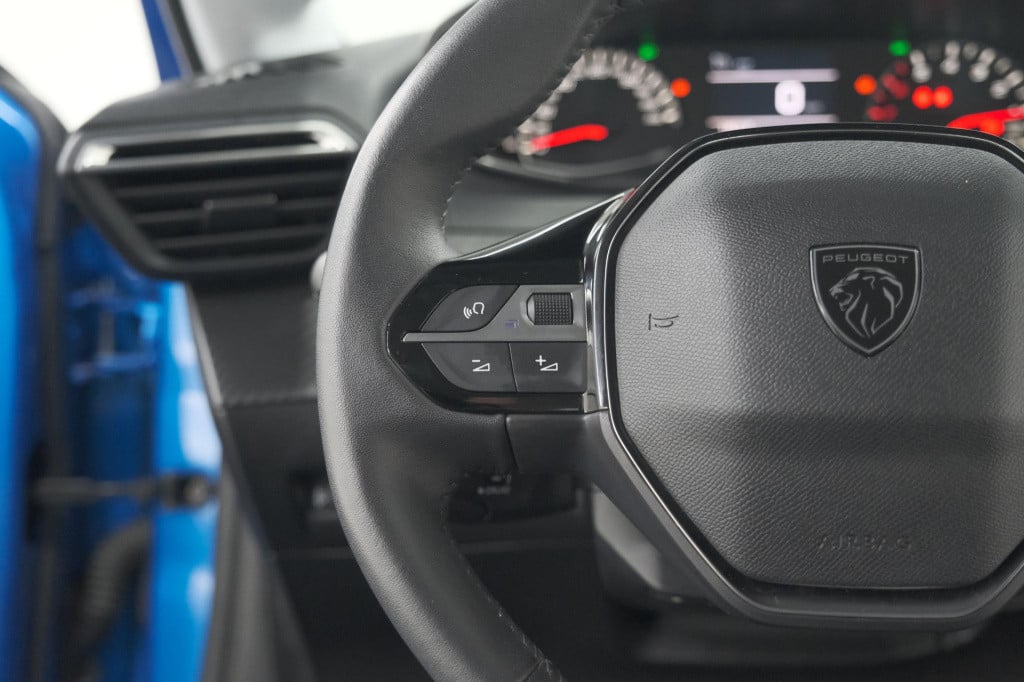 Peugeot 208 puretech 100 active | navigatie | cruise control | apple carpla