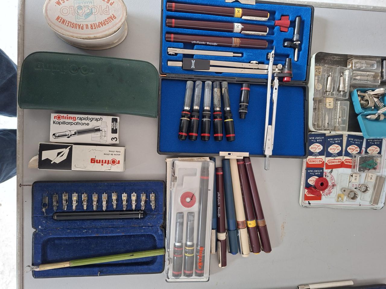 Diverse Rootring tekenpennen met hulpmiddelen