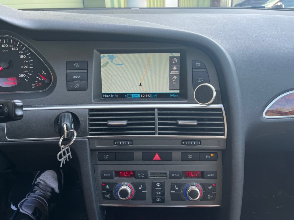 Audi A6 limousine 2.4 pro line