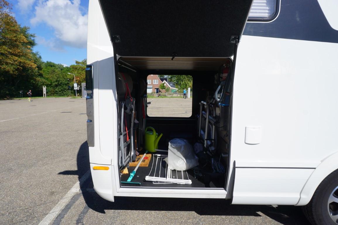 Niesmann + Bischoff Arto 77E 2020 met 9 traps automaat