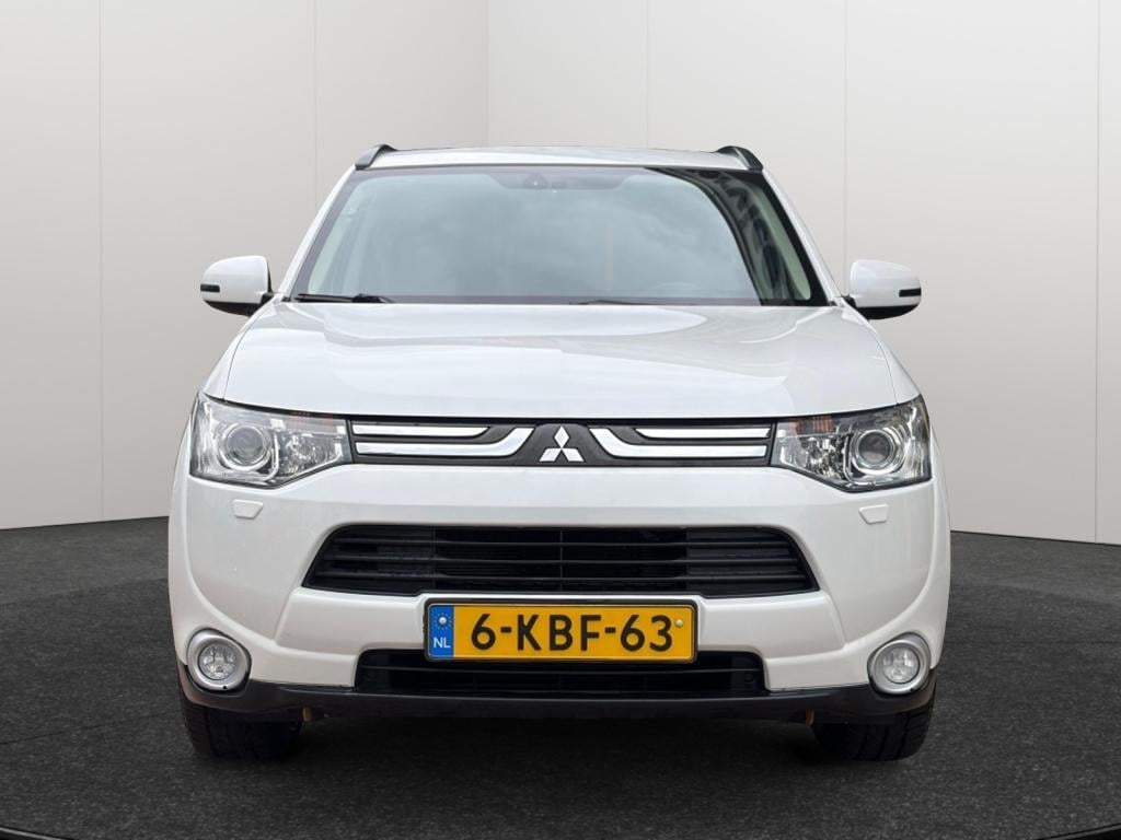 Mitsubishi Outlander 2.0 instyle | 7 peroons | trekhaak
