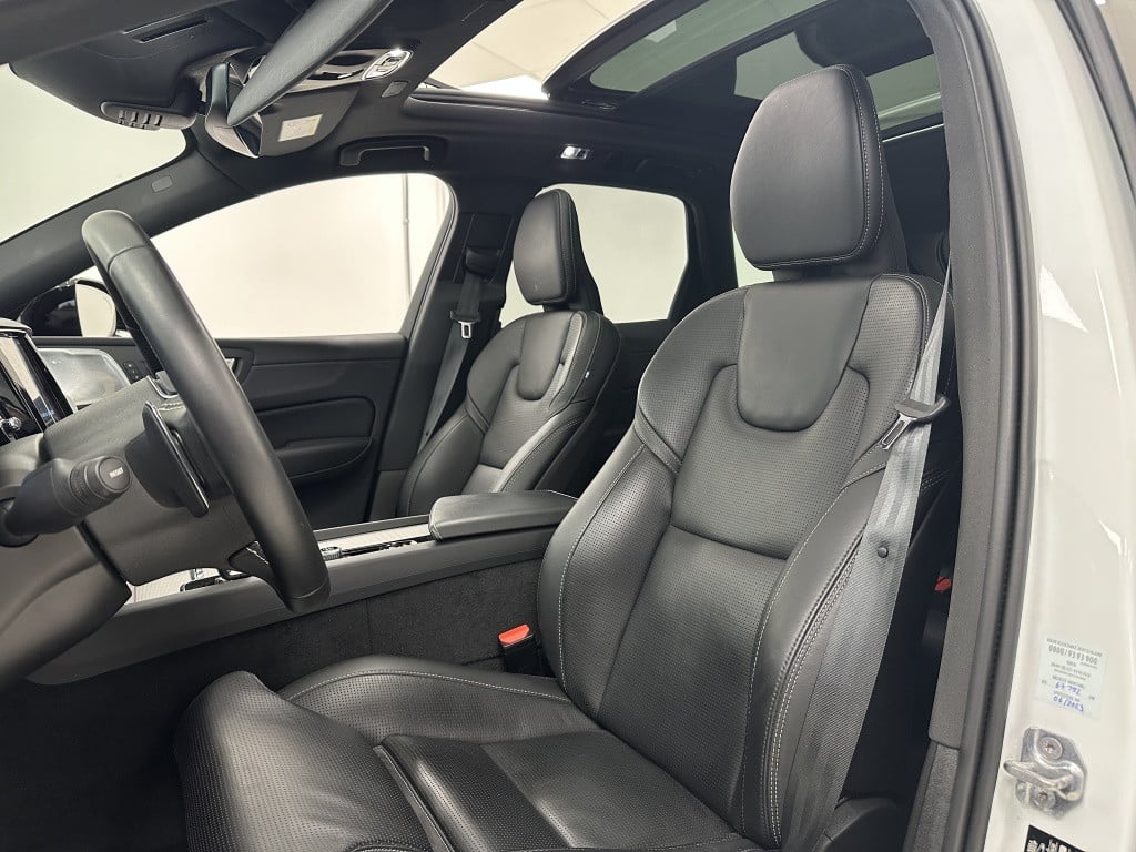 Volvo XC60 2.0 t8 awd recharge r-design | luchtvering | b&w | nappaleder |