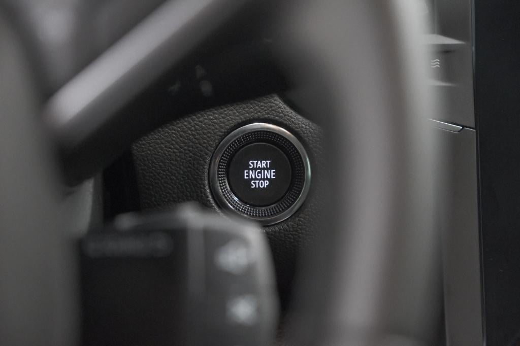 Renault Megane tce 140 edc techno | dodehoekdetectie | camera | 9.3 inch gr
