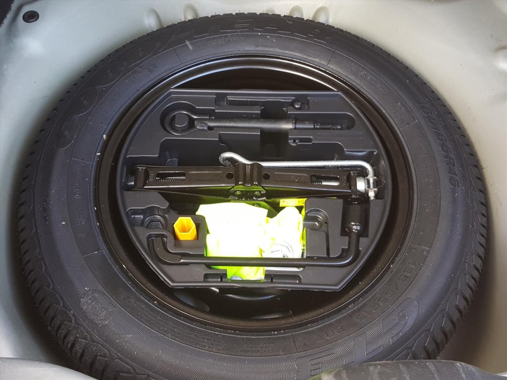 Citroen C4 Cactus vti 82pk airdream shine etg5 automaat navigatie | trekhaa