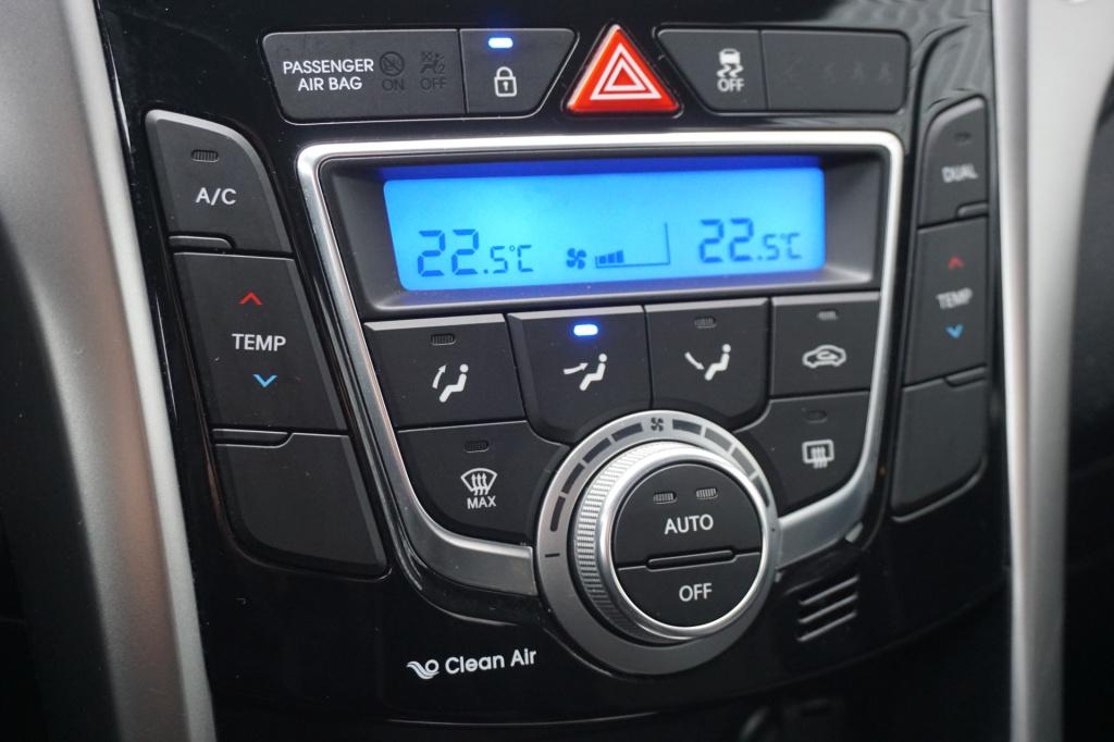 Hyundai I 30 1.6 gdi i-vision automaat / climate / navi / cruise controle /