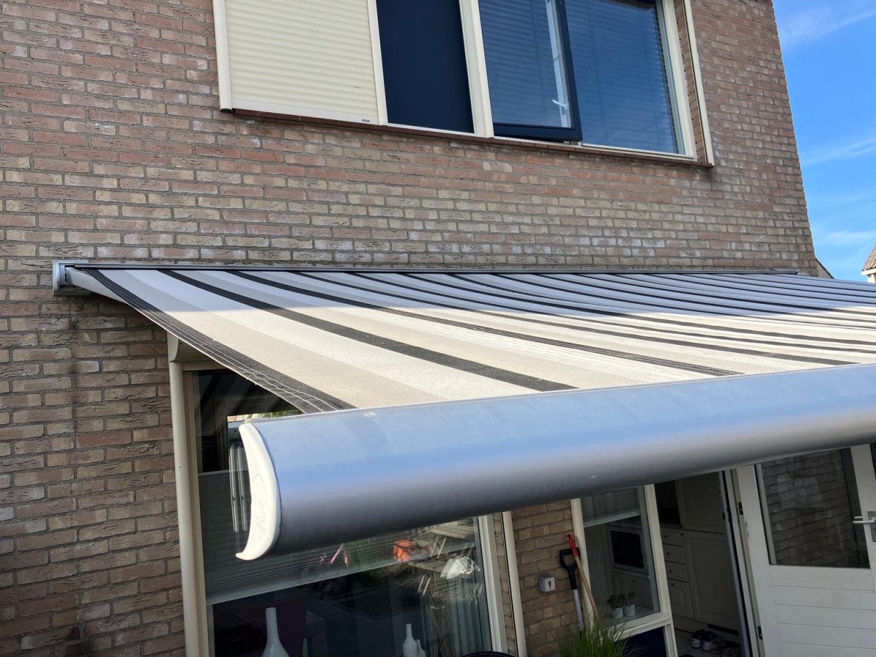 Brustor knikarmzonnescherm elektrisch 5m breed