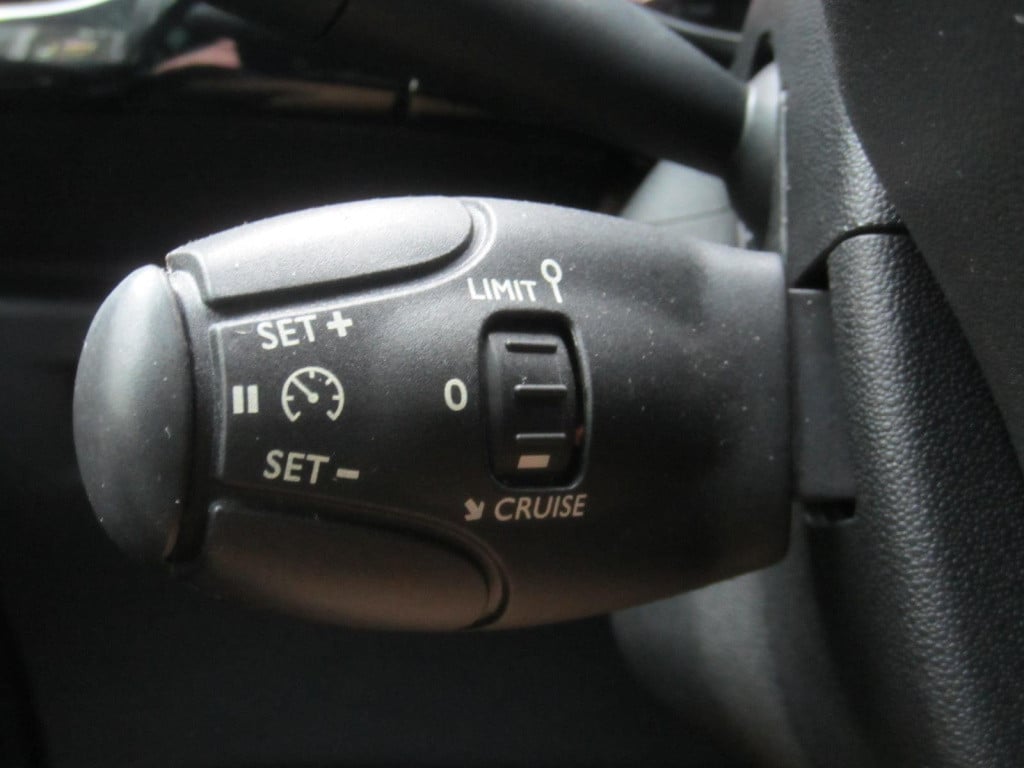 Citroen DS3 1.2 vti so chic clima/nav/park