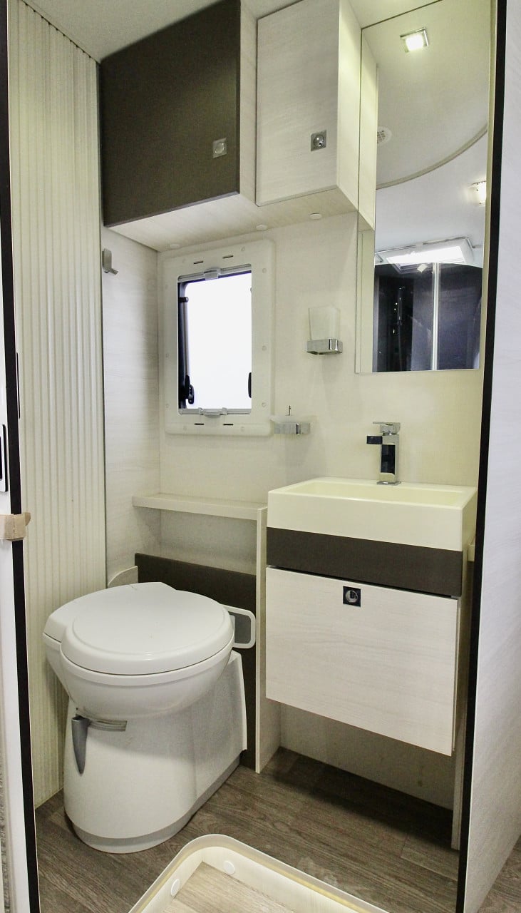 Chausson Welcome 718EB (Queensbed + Hefbed, 36000KM, Als Nieuw)