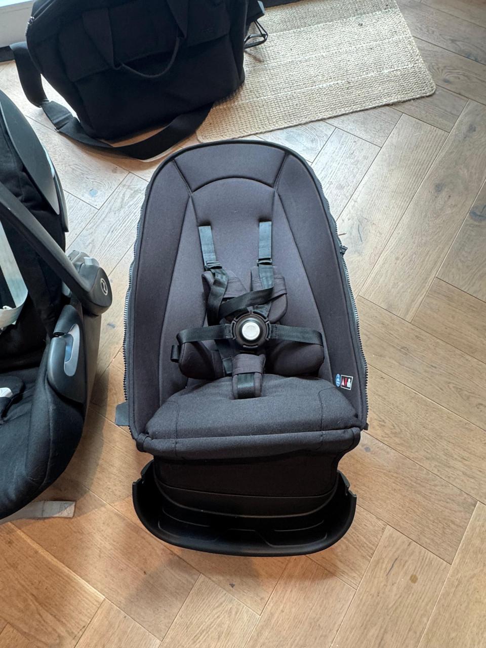 Joolz day 5-in-1, iso fix base, maxi cosi adapters + tas