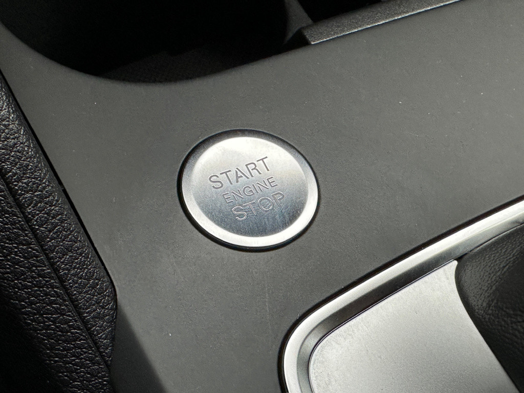 Audi Q2 35 tfsi 150pk s-tronic s-line | led | camera | carplay | elek. acht