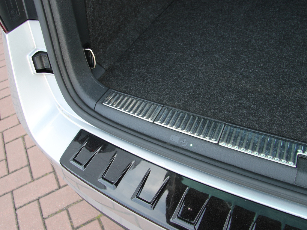 Skoda Superb combi 1.4 tsi iv 218pk sportline | pano dak | trekhaak