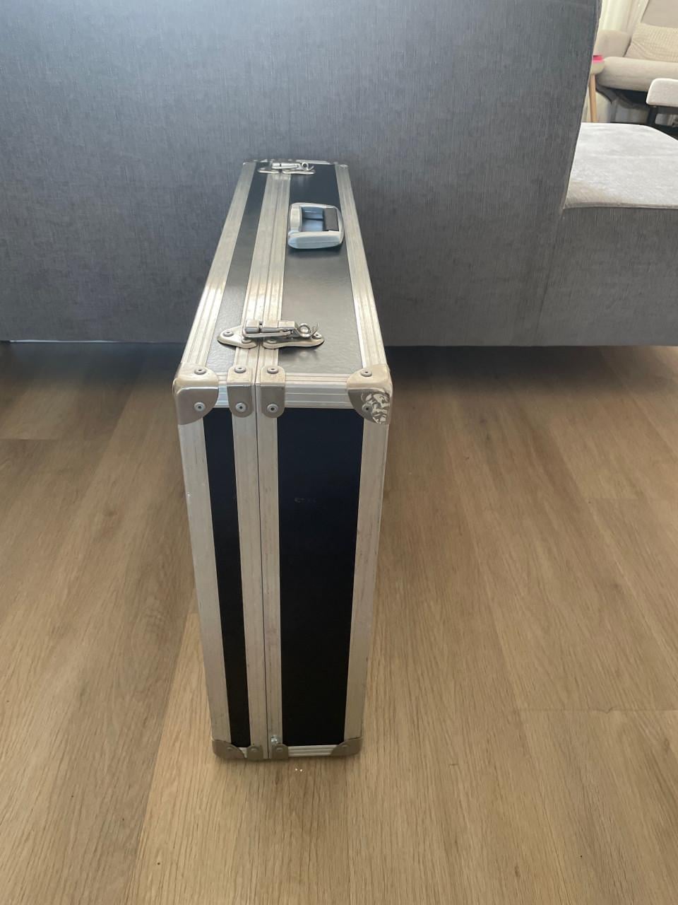 Behringer Eurodesk SX2442FX Mengpaneel + Stevige Flightcase!