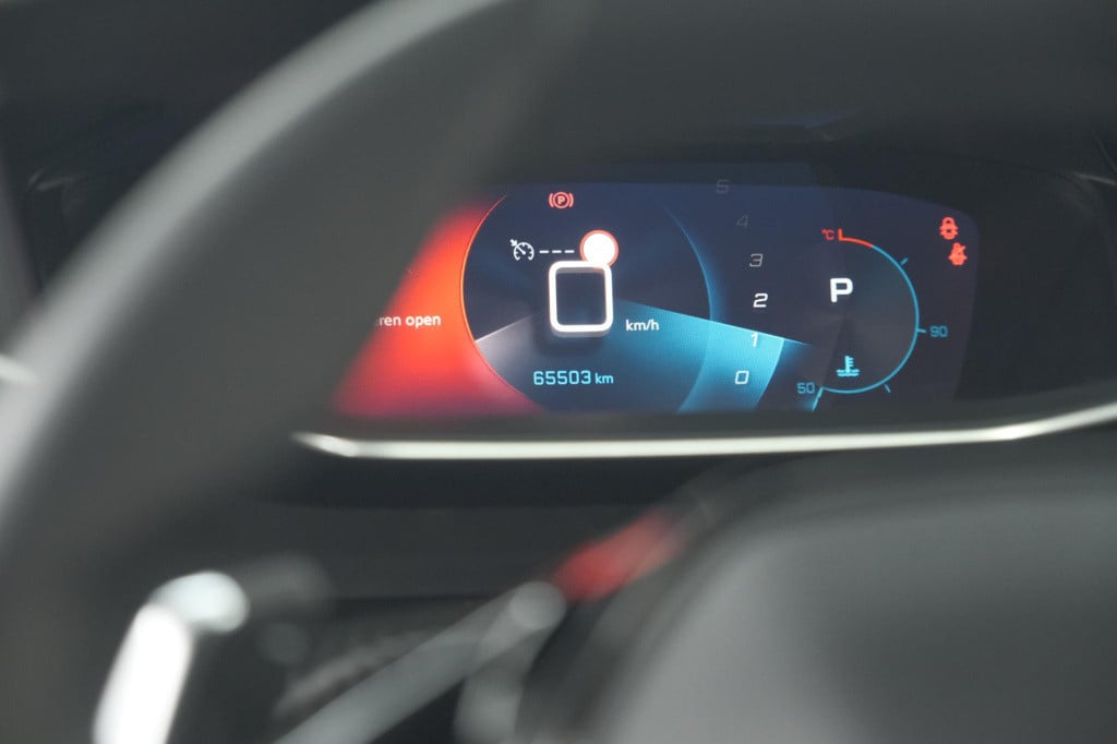 Peugeot 208 puretech 100 eat8 allure pack | camera | navigatie | apple carp