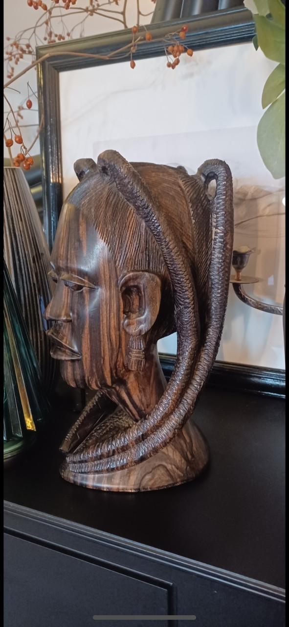 Buste uit ebbenhout gesneden, Afrikaanse vrouw.