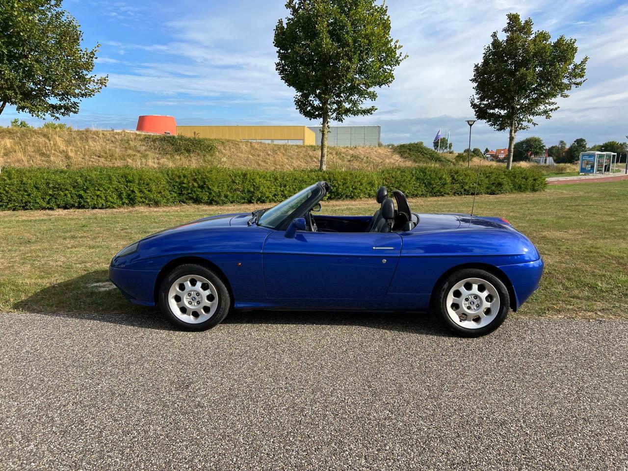 Youngtimer, Prachtige Fiat Barchetta uit 2003 slechts 140.000 gereden.