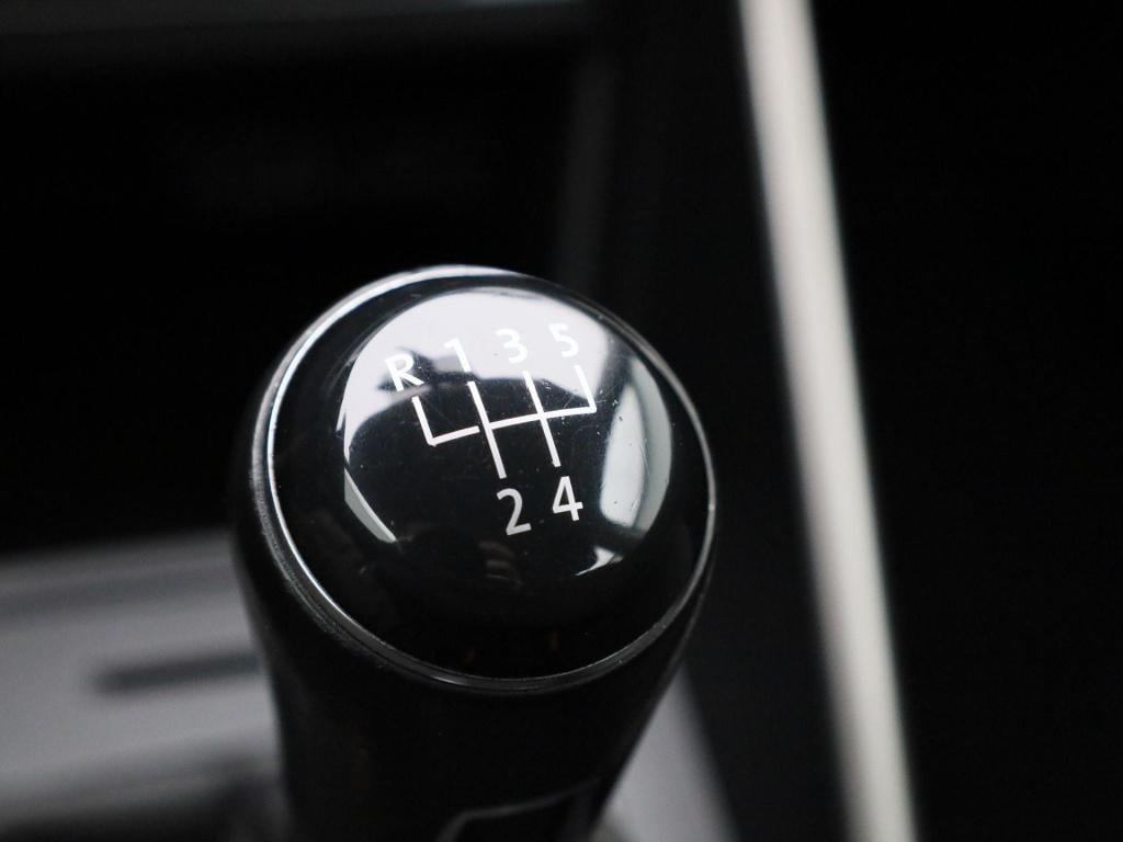 Volkswagen Polo 1.0 tsi comfortline business | parkeer sensoren | navigatie