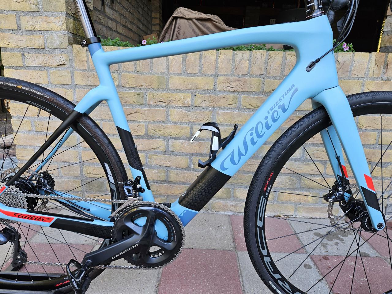 Wilier Cento1 Hybrid Carbon E-Road - Maat L - Ultegra - Accu 99%!