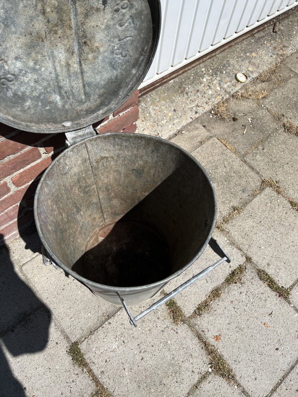 Zinken oud Vuilnisbak Goes 8273 in uitstekend staat
