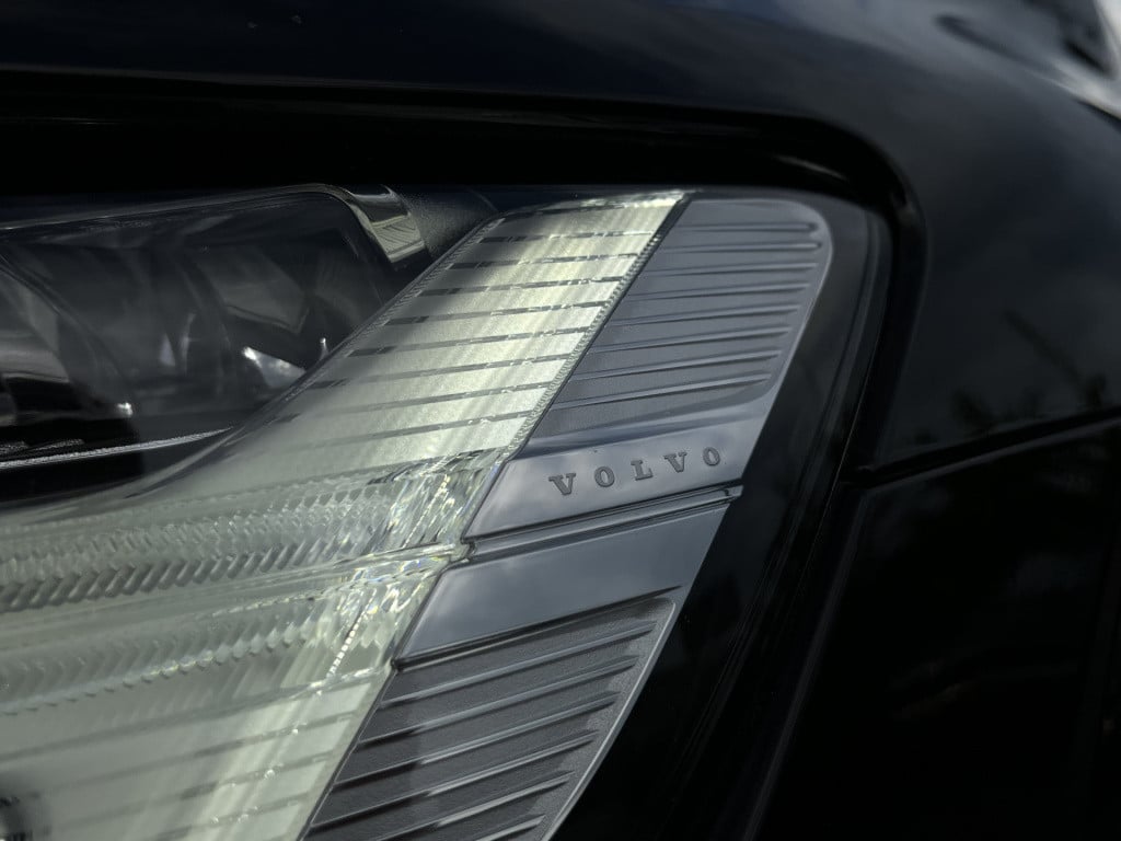 Volvo S60 2.0 t5 r-design | pano | pilot assist | head-up | carplay | stuur