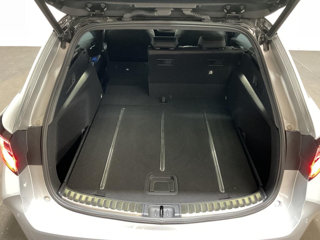 Toyota Corolla Touring Sports 1.8 hybrid executive | navi | bi-tone | camer