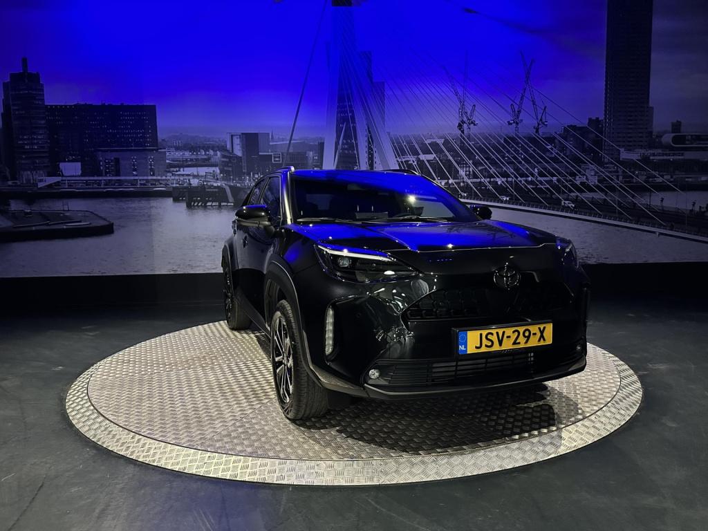 Toyota Yaris Cross 1.5 hybrid 130 dynamic *acc*winterpakket*camera*17inch*