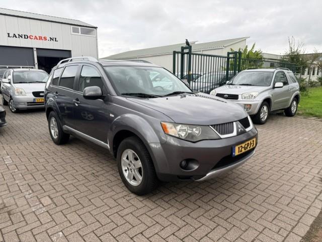 Mitsubishi Outlander 2.4 intro edition 2wd