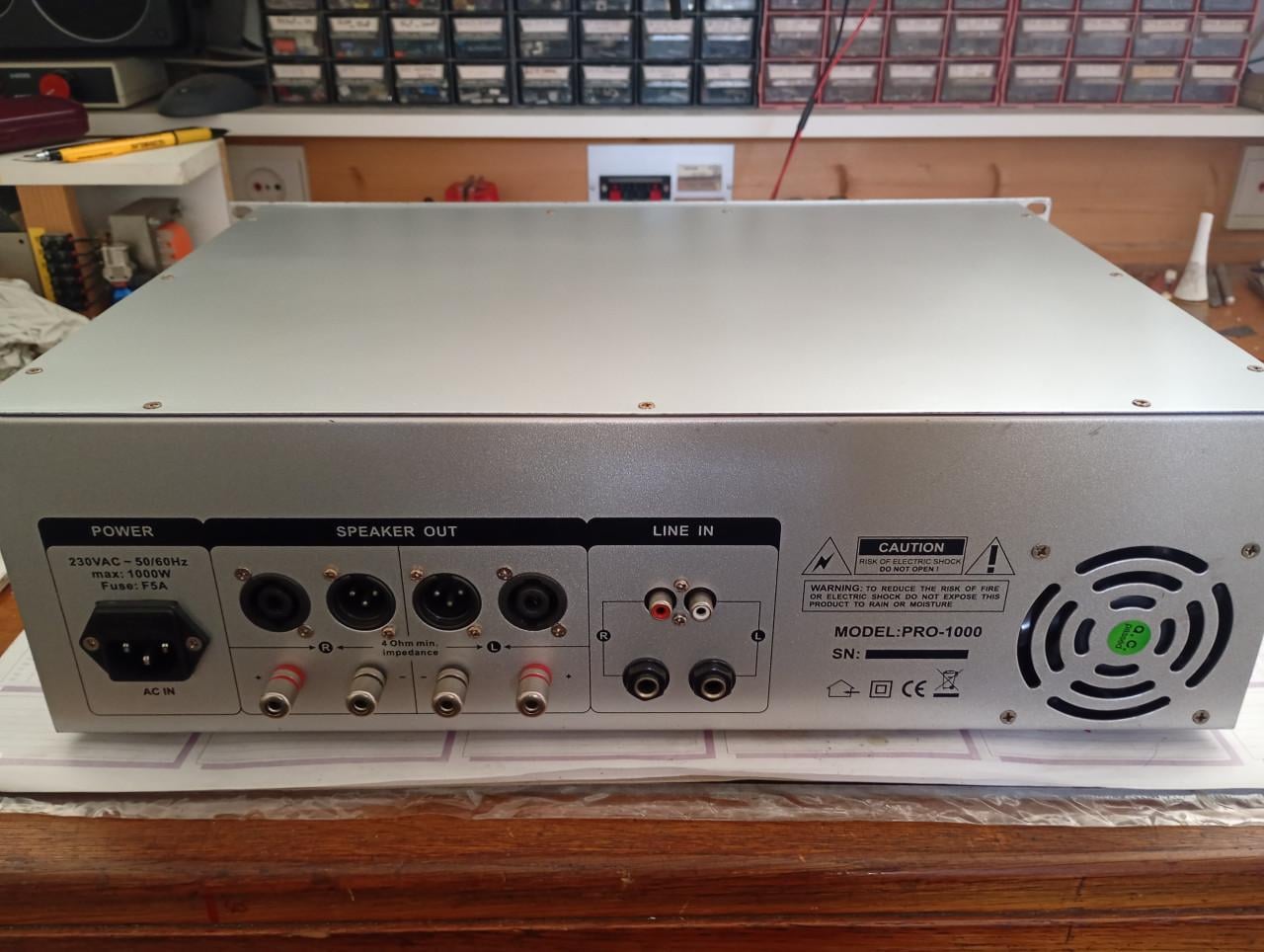 SkyTec Pro-1000 PA-versterker