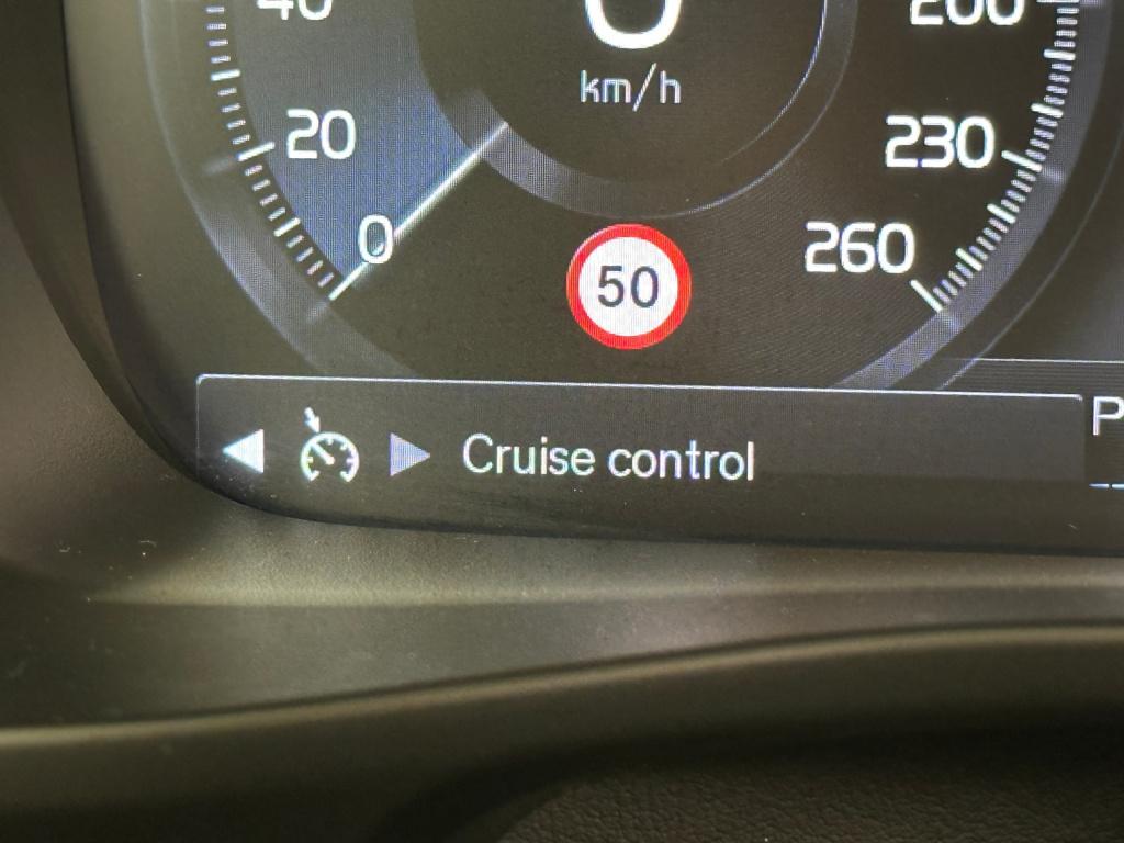 Volvo XC40 1.5 t5 recharge r-design | panoramadak | keyless entry | 262pk |