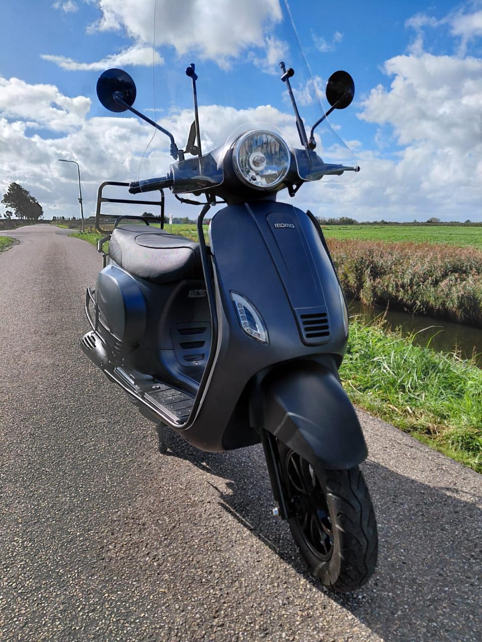 Momo Morino bromscooter 2021