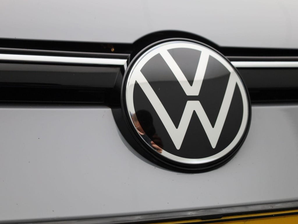 Volkswagen Golf variant 1.0 tsi life | lmv | parkeer sensoren | virtual coc