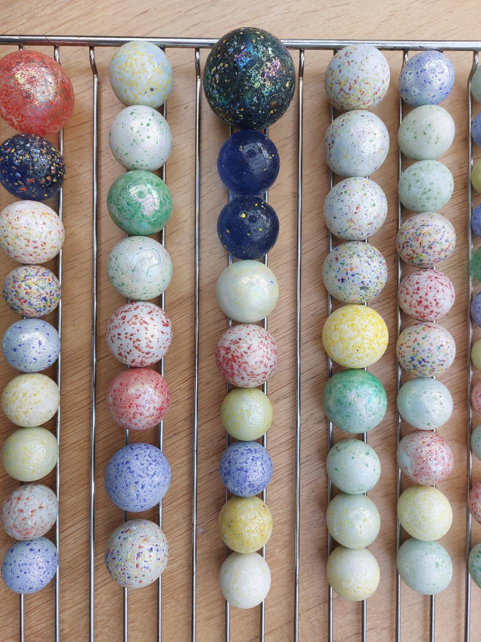 Verzameling Oude Knikkers.