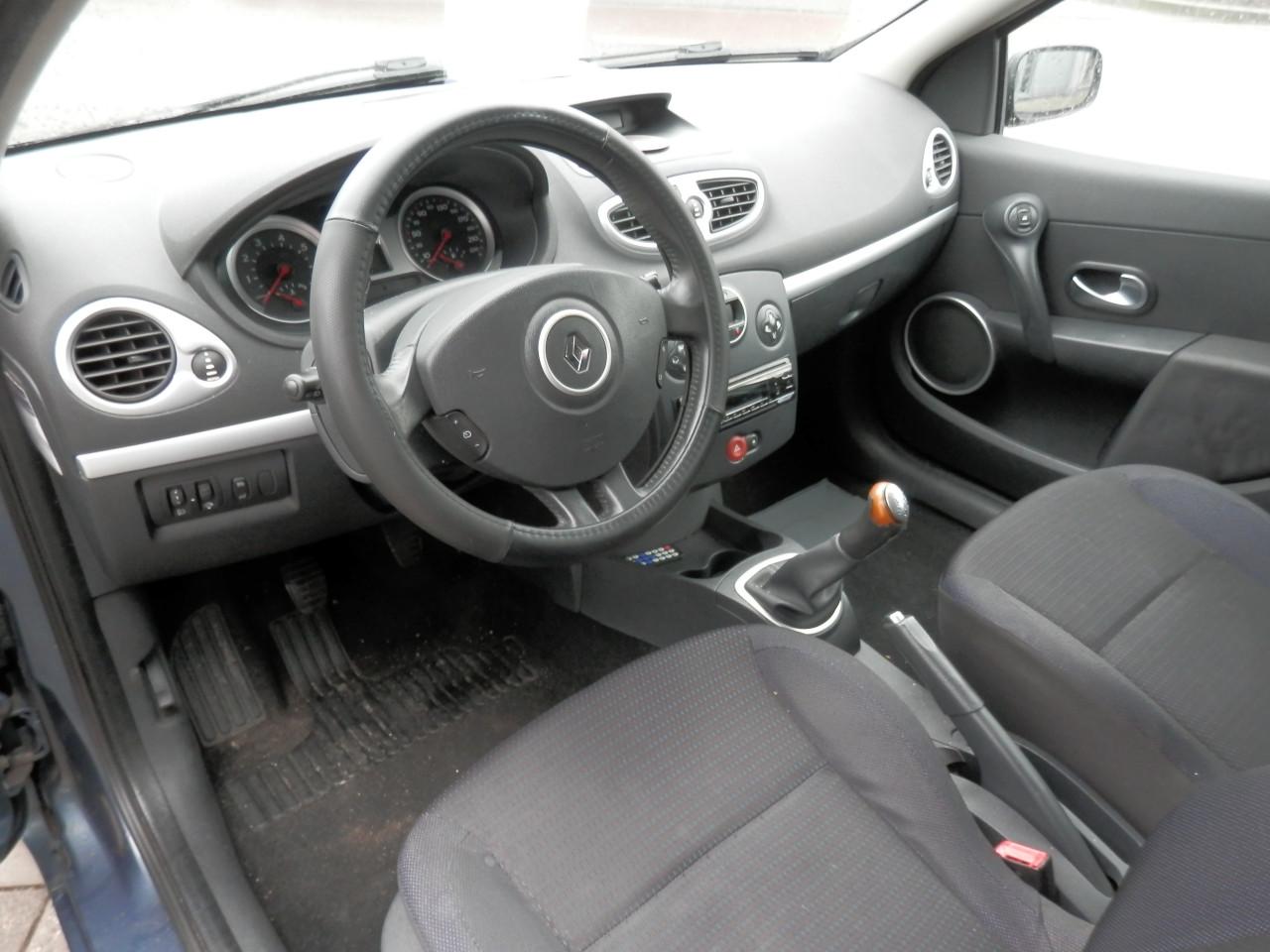 Auto Garant Biedt Aan: Renault Clio 1.4 Dynamic Luxe