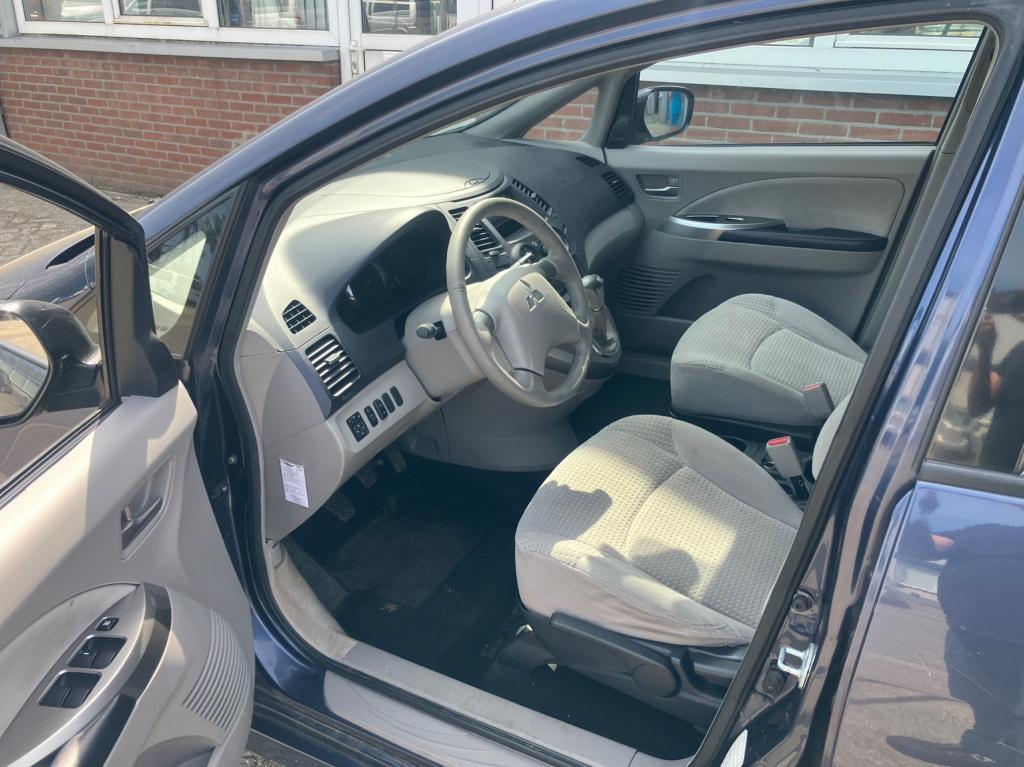 Mitsubishi Grandis 2.4-16v intense 6 persoons airco