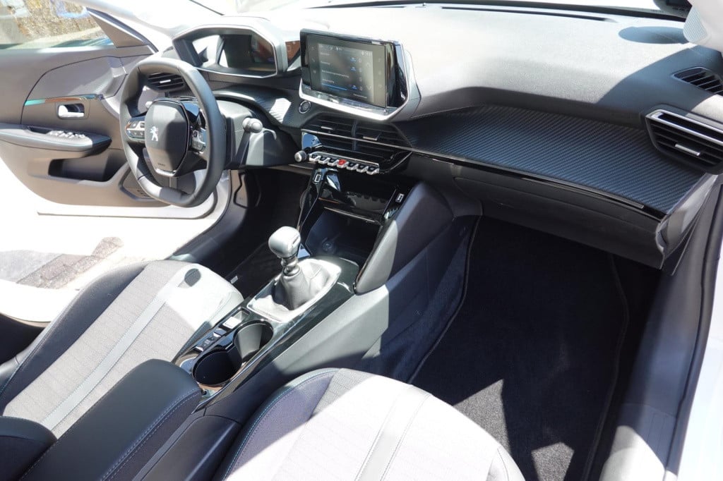 Peugeot 208 1.2 puretech 100 allure