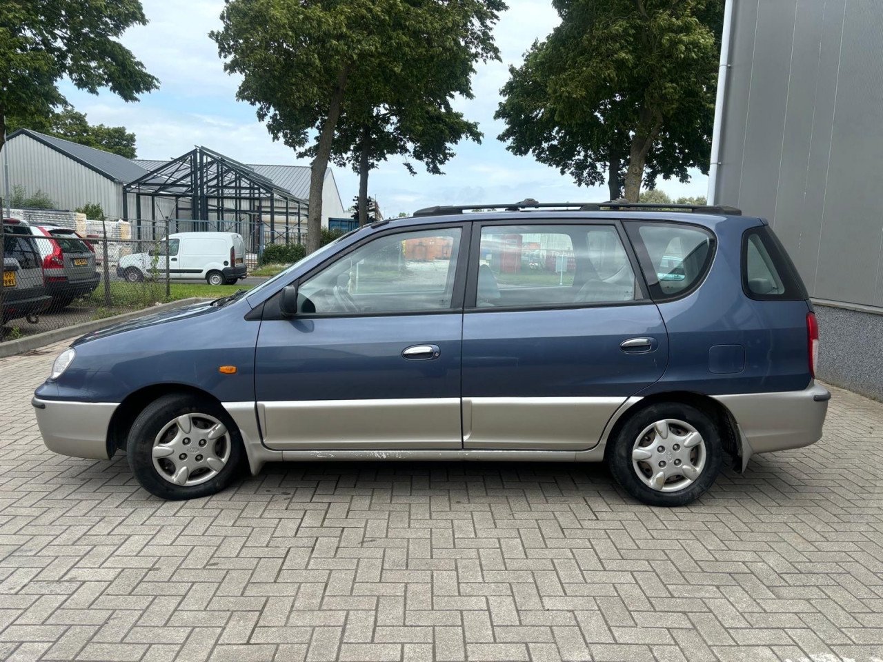 Kia Carens 1.8Ls Airco inruilkoopje € 750