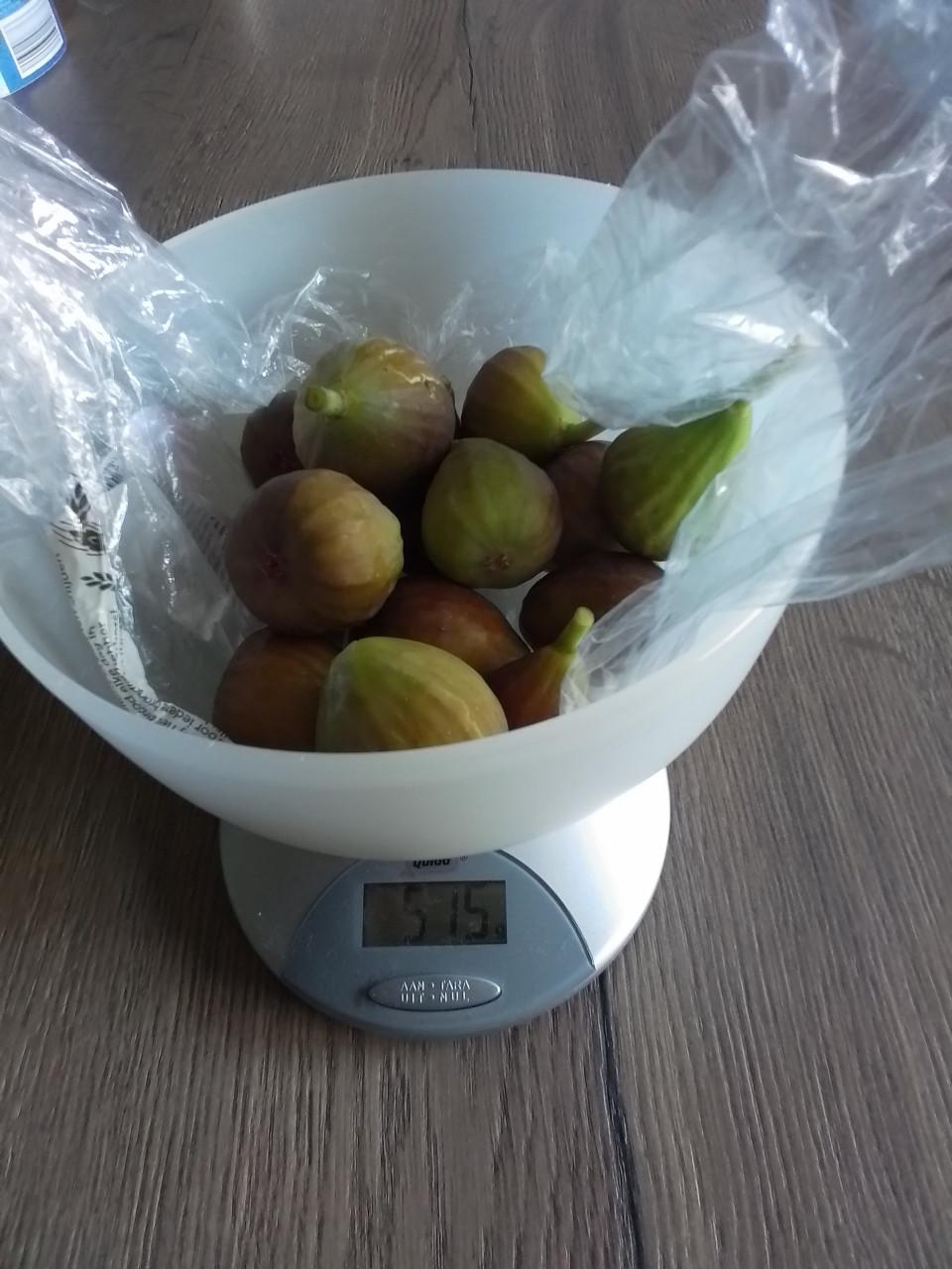 Halve kilo verse vijgen.