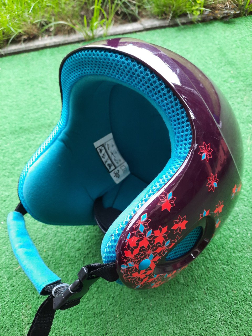 Snowboard 142 cm met helm 53-56 cm