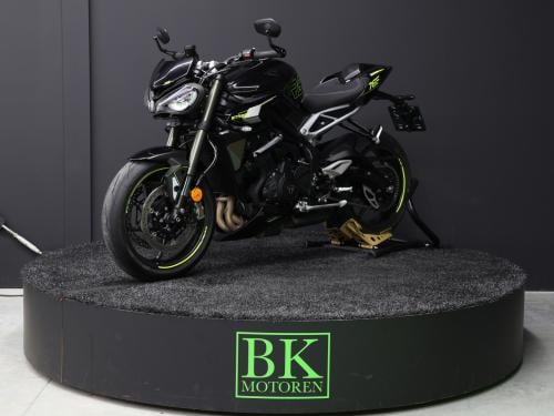 STREET TRIPLE RS | Phantom Black