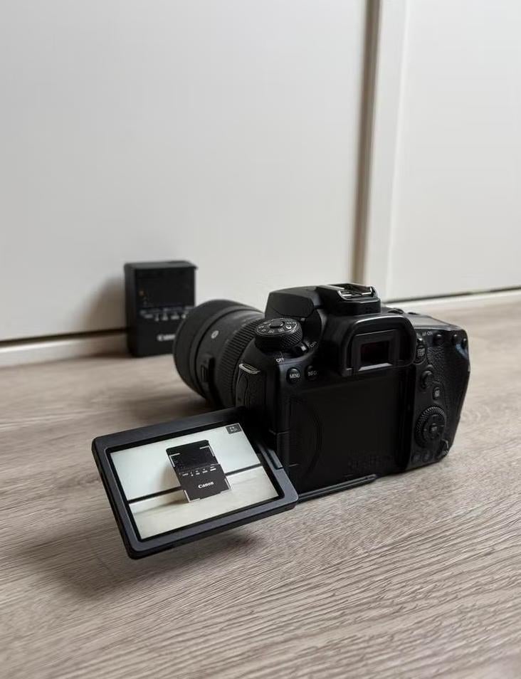 🔥🔥🔥Canon EOS 90D Body zgan🔥🔥🔥