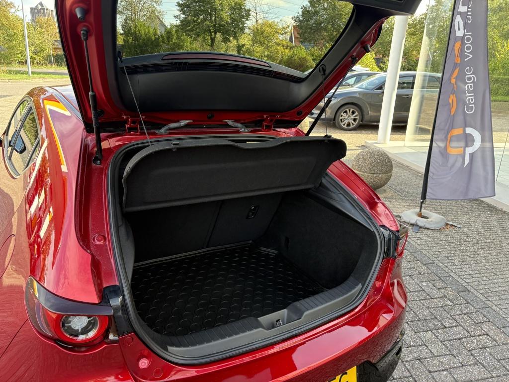 Mazda 3 2.0 e-sa-g homura als nieuw!