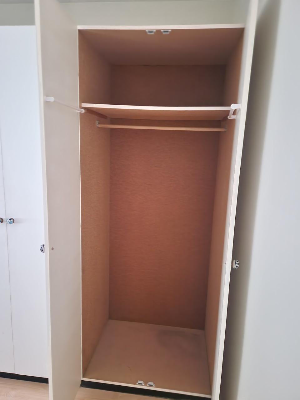 Gratis kasten, garage, kleding,schuur.